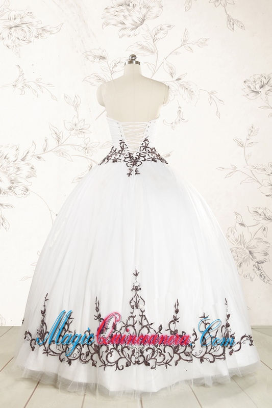 2015 Appliques Strapless Ball Gown White Tulle Quinceanera Dress