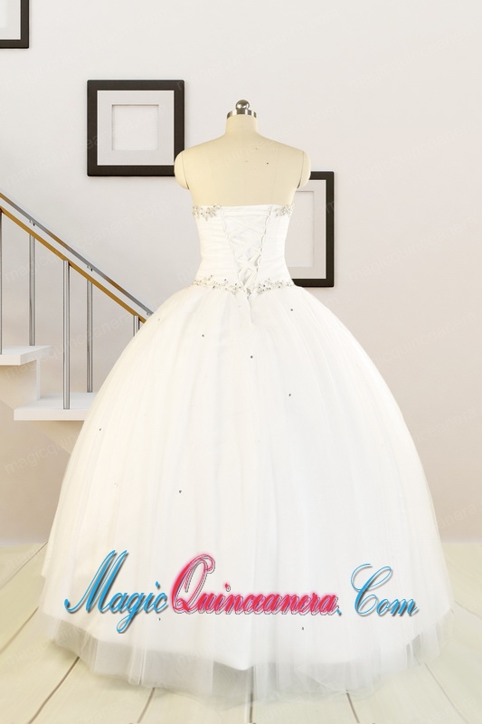 2015 White Elegant Quinceanera Dresses with Beading