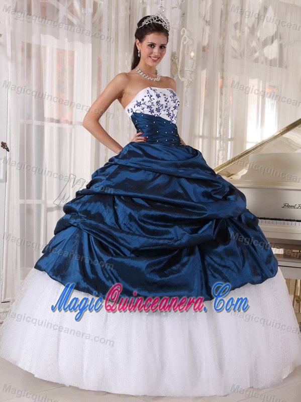 Embroidery and Pick ups Quinceanera Gowns Dresses in White Navy Blue