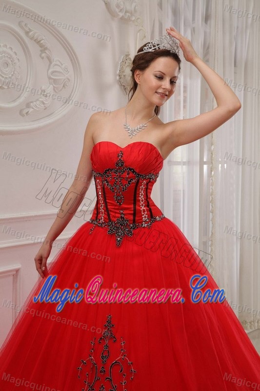 Sweetheart Ball Gown Red Sweet 15 Dress with Black Appliques