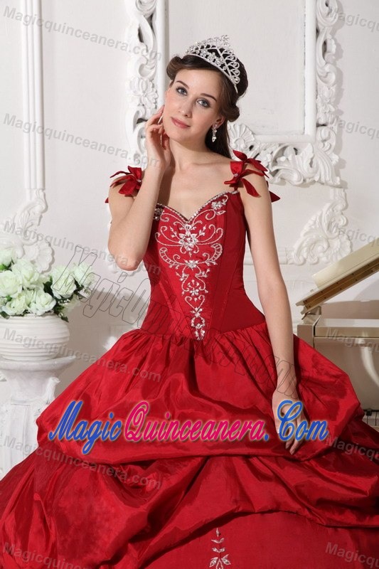 Spaghetti Straps Wine Red Dress for Sweet 15 with Embroidery