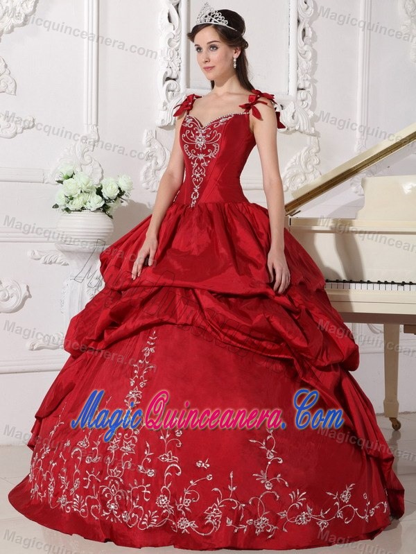 Spaghetti Straps Wine Red Dress for Sweet 15 with Embroidery