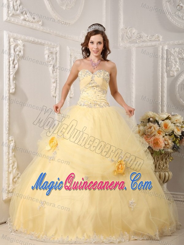 Pretty Light Yellow Appliqued Dress for Sweet 16 with Lace Hem