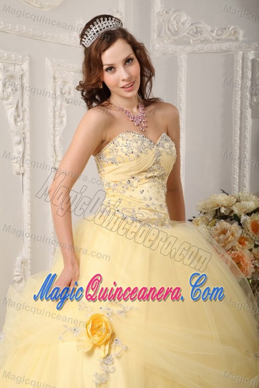 Pretty Light Yellow Appliqued Dress for Sweet 16 with Lace Hem