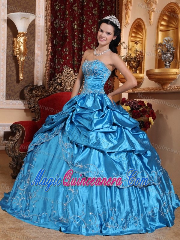 Blue Pick Ups Embroidery Beaded Sweet 15/16 Birthday Dress