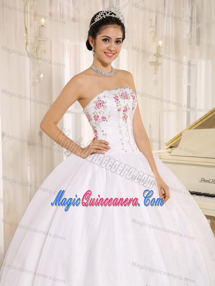 Wonderful Strapless Quinceanera Party Dresses with Embroidery White