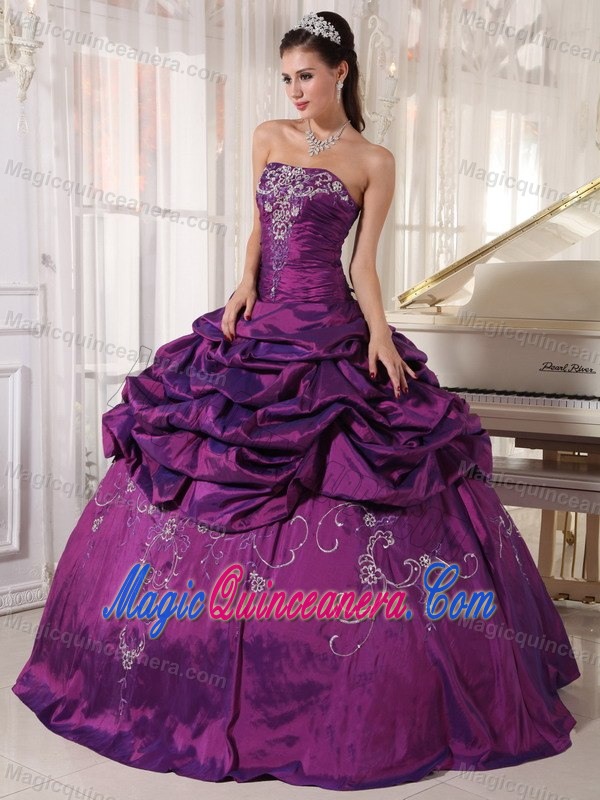 Strapless Quinceanera Dresses Embroidery Pick-ups in Eggplant Purple