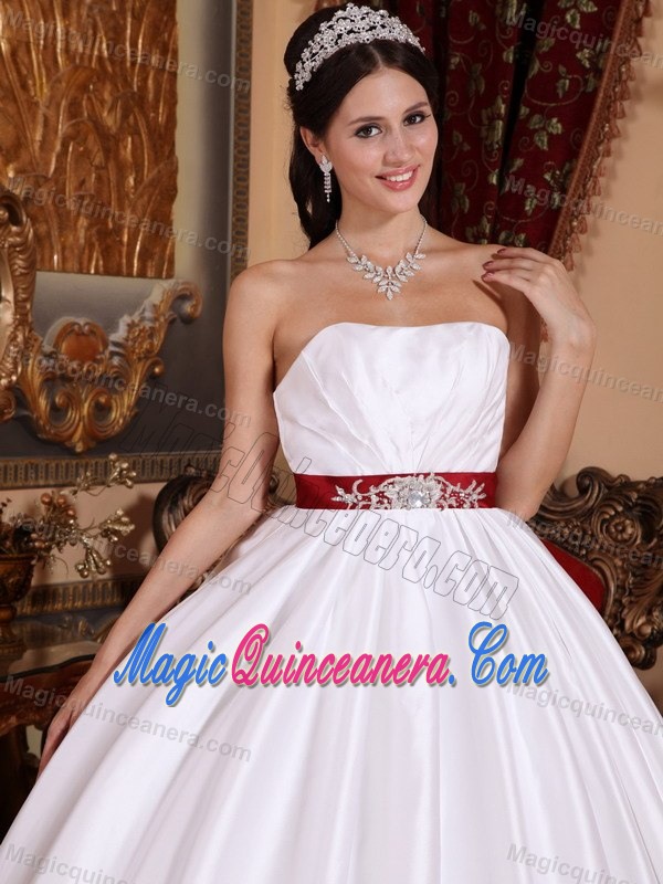 Princess White Strapless Sweet Sixteen Dress Appliques with Bowknot