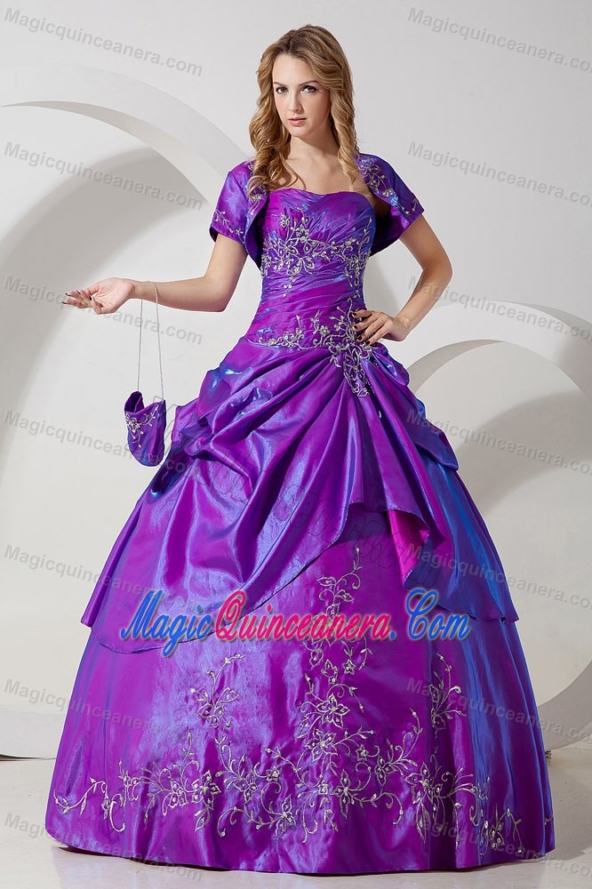 Newest Embroidery Purple Quinceanera Dresses Taffeta in Mississauga