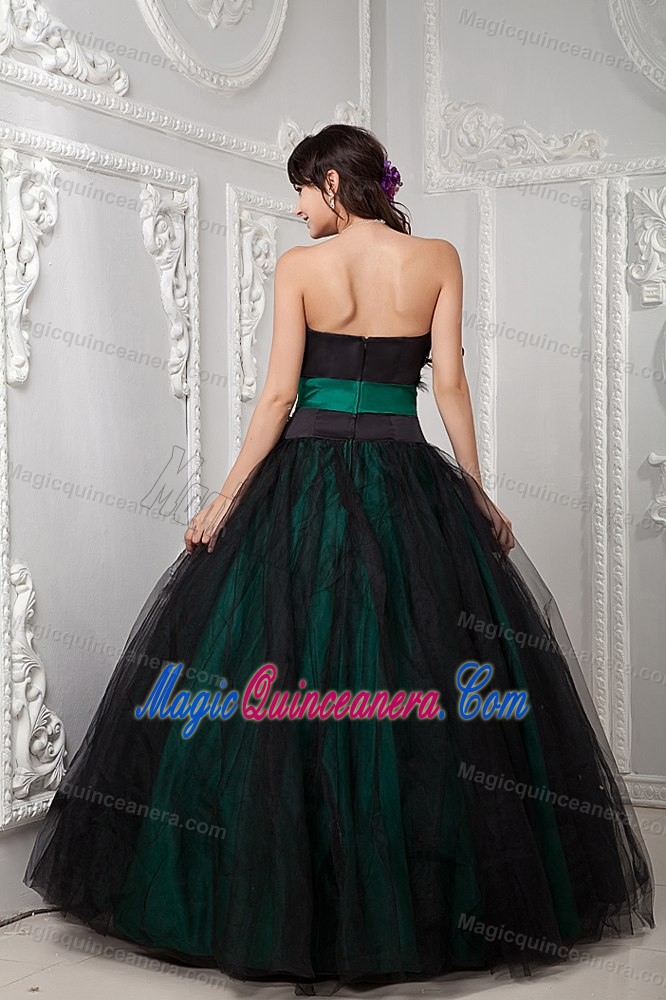 Tulle Ball Gown Strapless Sweet 15 Dress Feather and Beaded Decorate