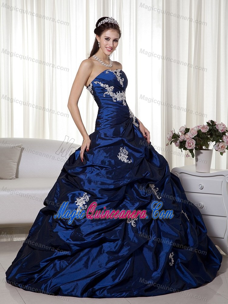 Sweetheart Taffeta Navy Blue Quinceanera Dress with Appliques and Beading