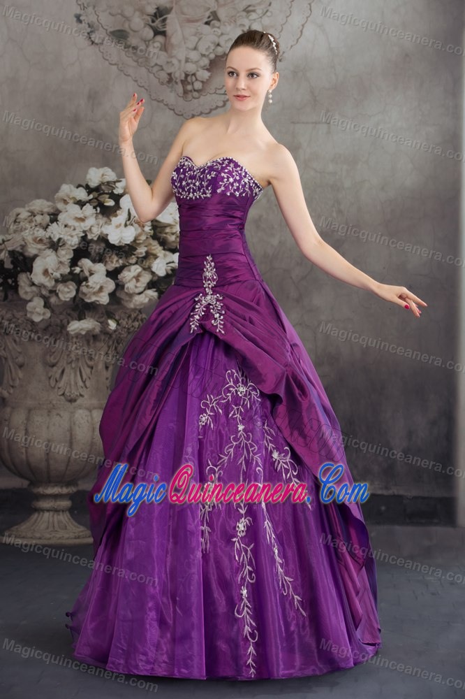 Purple Sweetheart Quinceanera Dress with Embroidery in Taffeta and Organza