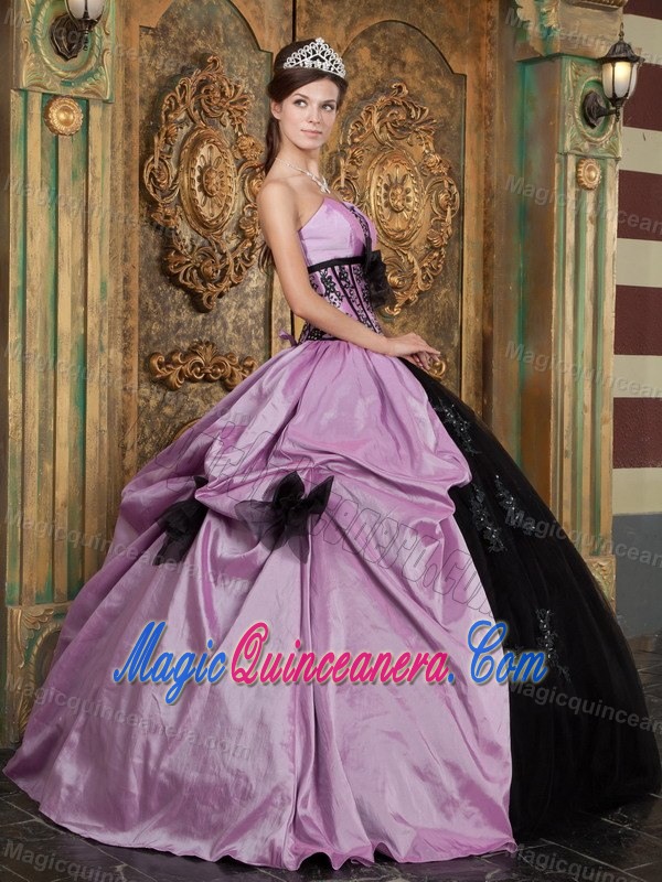 Lavender and Black Quinceanera Dress with Bow and Appliques for TX