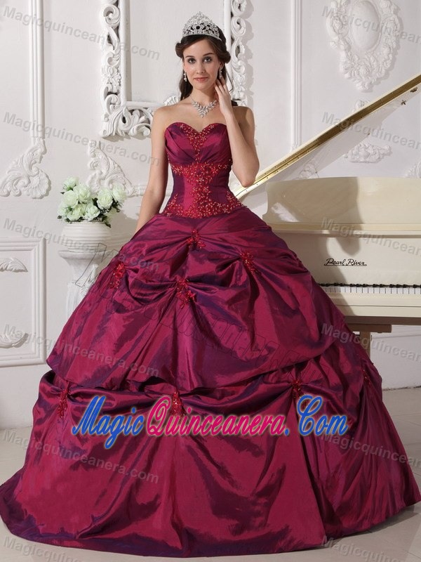 Burgundy Sweetheart Quinceanera Gown Dress by Taffeta with Appliques