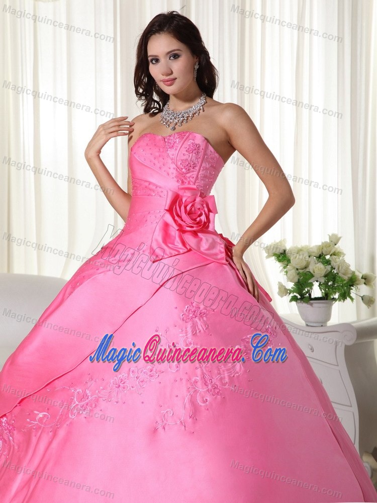 Pink Taffeta Sweet Sixteen Quinceanera Dresses with Beading in Floor-length