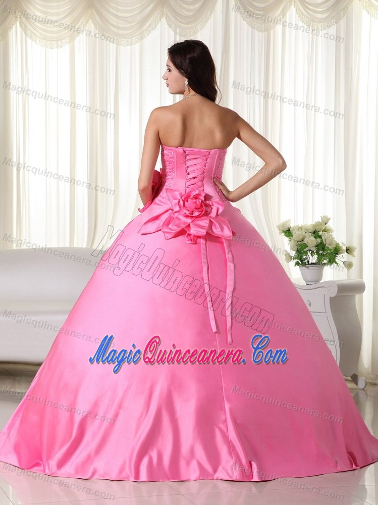 Pink Taffeta Sweet Sixteen Quinceanera Dresses with Beading in Floor-length