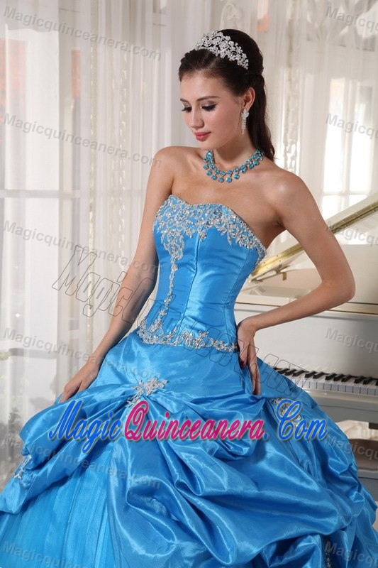 Blue Taffeta and Organza Dress 15 with Appliques in Campinas Brazil