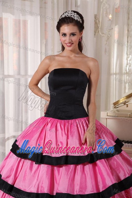 Black and Hot Pink Dress 15 with Ruffled Layers in Guarulhos Brazil