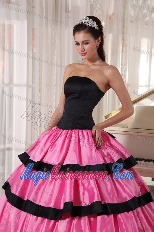 Black and Hot Pink Dress 15 with Ruffled Layers in Guarulhos Brazil