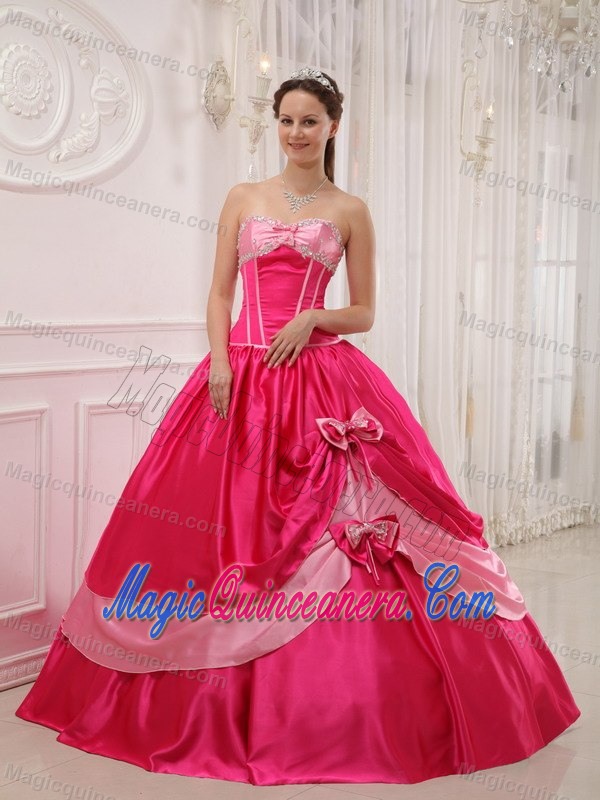 Hoy Pink Quinceanera Dress with Appliques Flowers in Recife Brazil