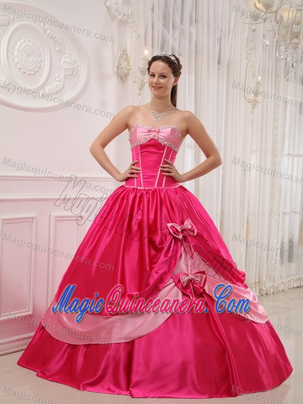 Hoy Pink Quinceanera Dress with Appliques Flowers in Recife Brazil