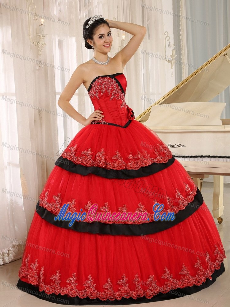 Red Strapless Quinces Dresses with Black Frills in Salvador Brazil