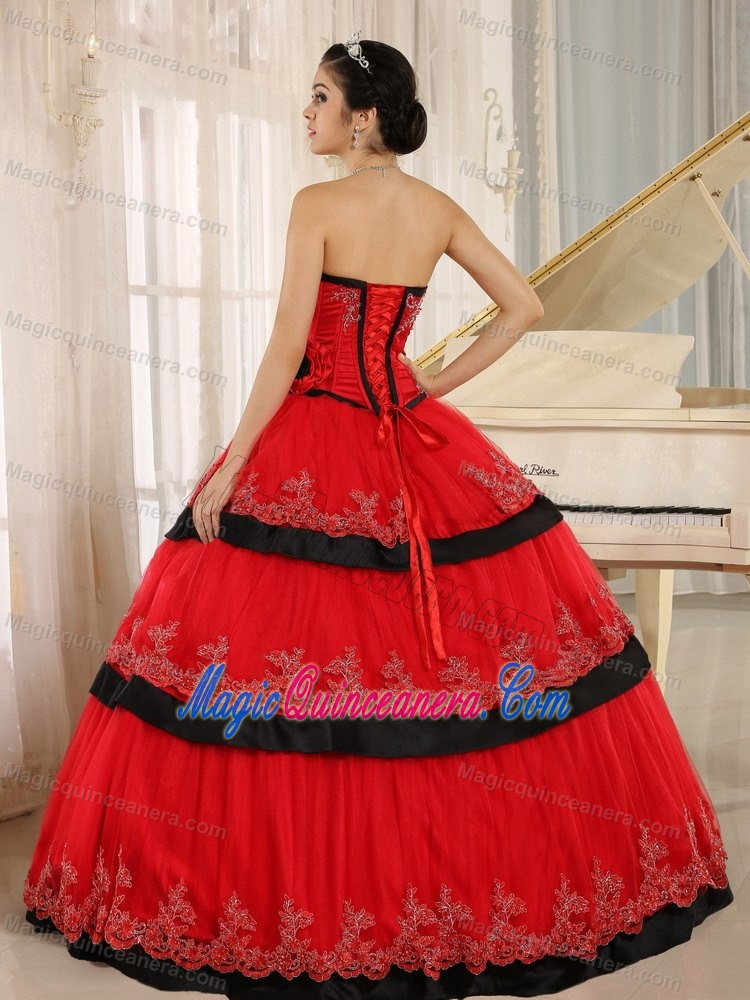 Red Strapless Quinces Dresses with Black Frills in Salvador Brazil