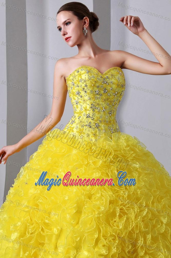 Sweetheart Beaded Yellow Quinces Dresses with Rolling Flowers