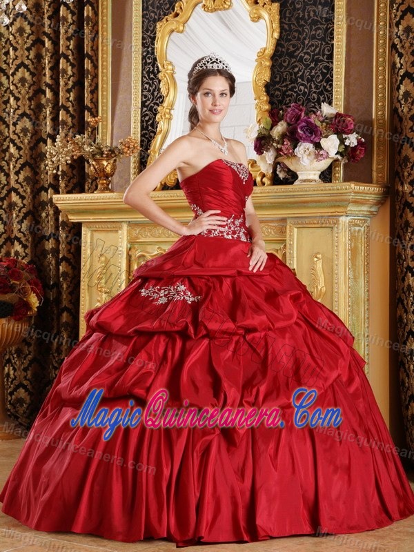 Cheap Appliqued Wine Red Quinceanera Gowns in Retalhuleu