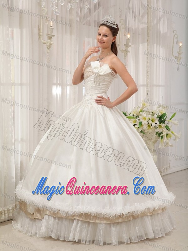 Appliqued White Ball Gown Quinceanera Dresses with Bowknot