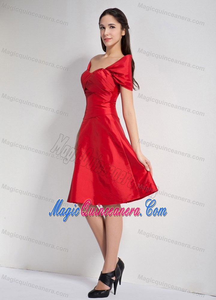 Red Off the Shoulder Knee-length Taffeta Dresses for Damas in Cambridge