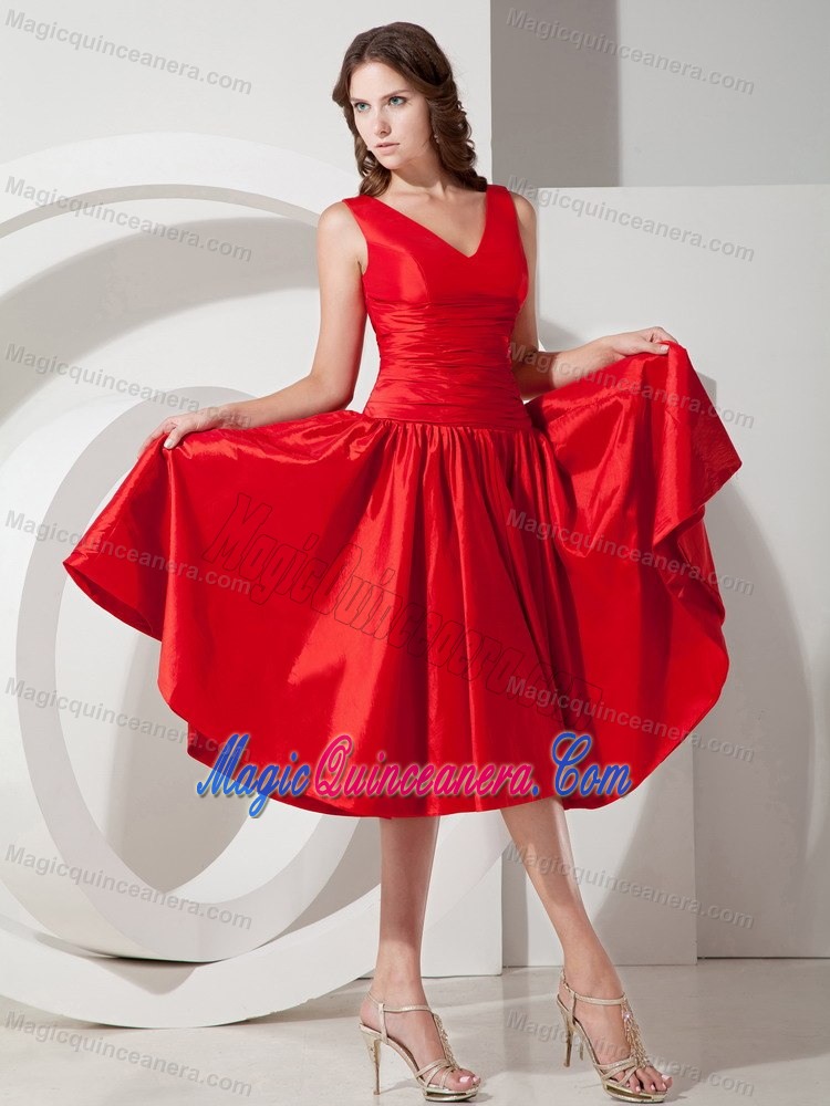 Red V-neck Ruched Taffeta Princess Dama Dresses in Backnang Germany