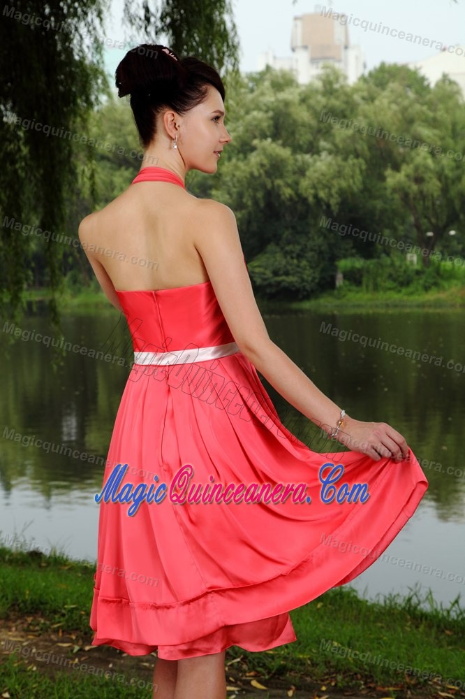 Coral Red Halter Dama Dress for Quinceaneras with Ruches and Sash