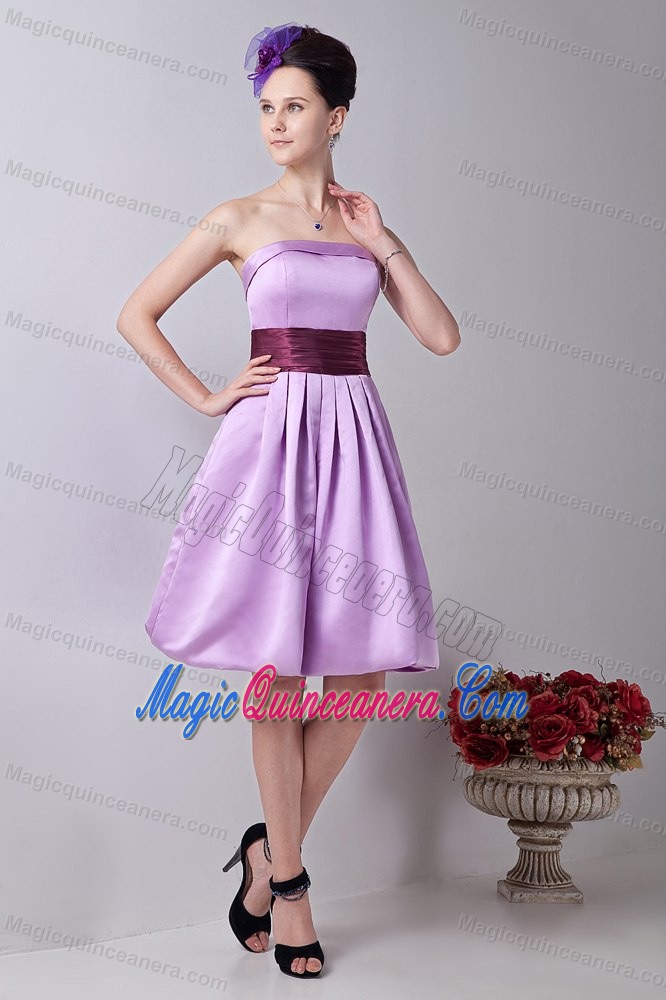 Ruched Lavender Strapless Knee Length Dresses for Damas with Sash