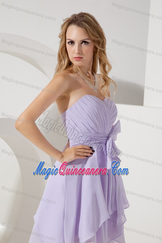 Asymmetrical Lilac Chiffon Dama Dress for Quinceaneras with Sash