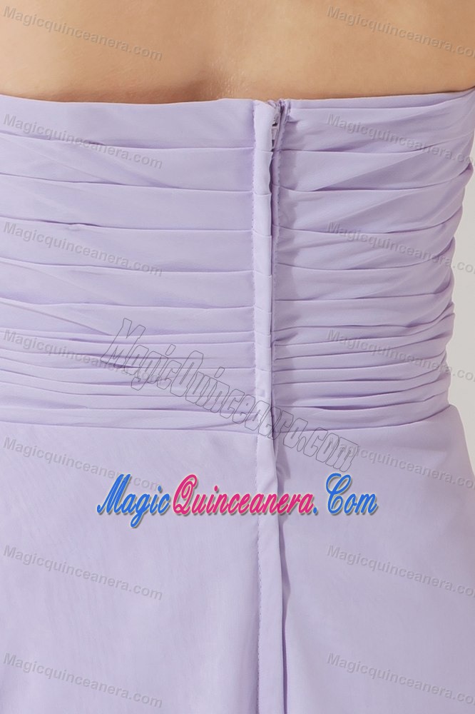 Asymmetrical Lilac Chiffon Dama Dress for Quinceaneras with Sash