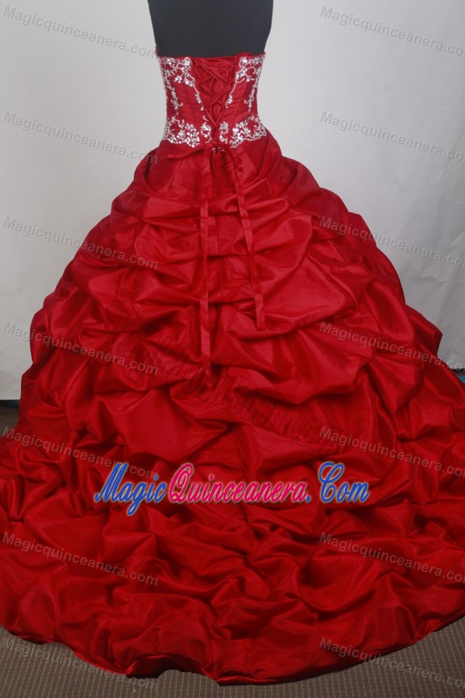 Layered Appliques Beaded Red Quinceanera Dresses with Brush Train