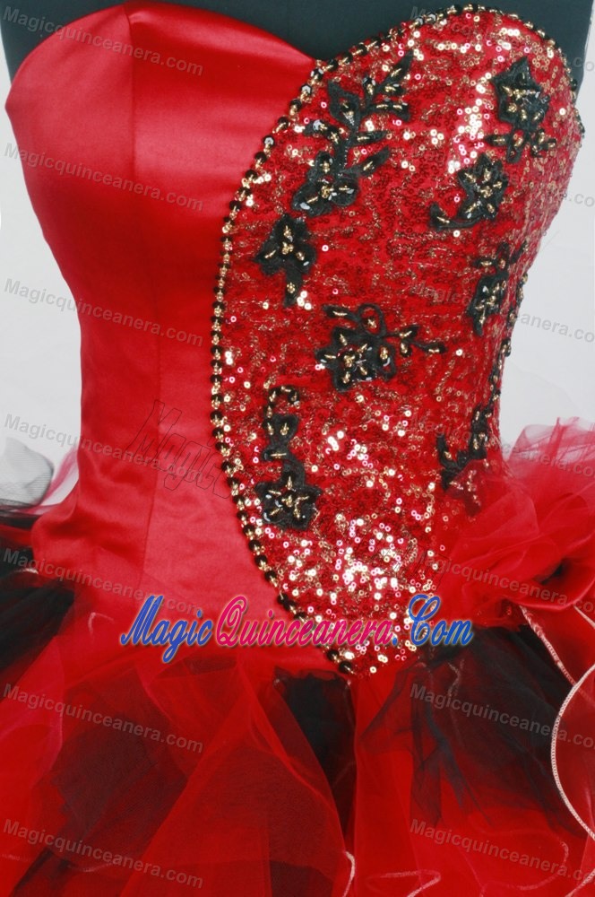 Red and Black Ruffled Sweetheart Appliques Beaded Sweet 15 Dresses