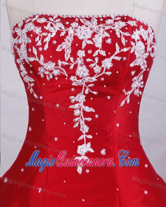 Appliques and Pick-ups Strapless Beading Taffeta Quinceanera Dresses in Red