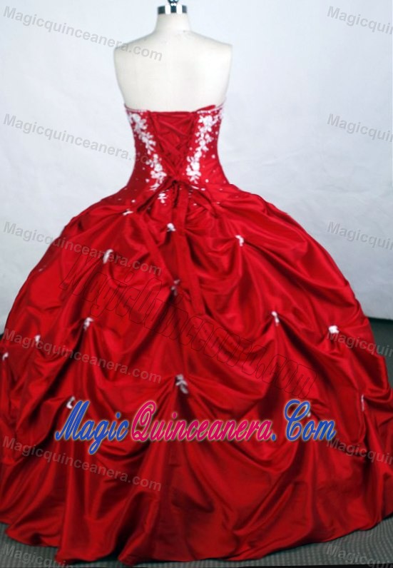 Appliques and Pick-ups Strapless Beading Taffeta Quinceanera Dresses in Red