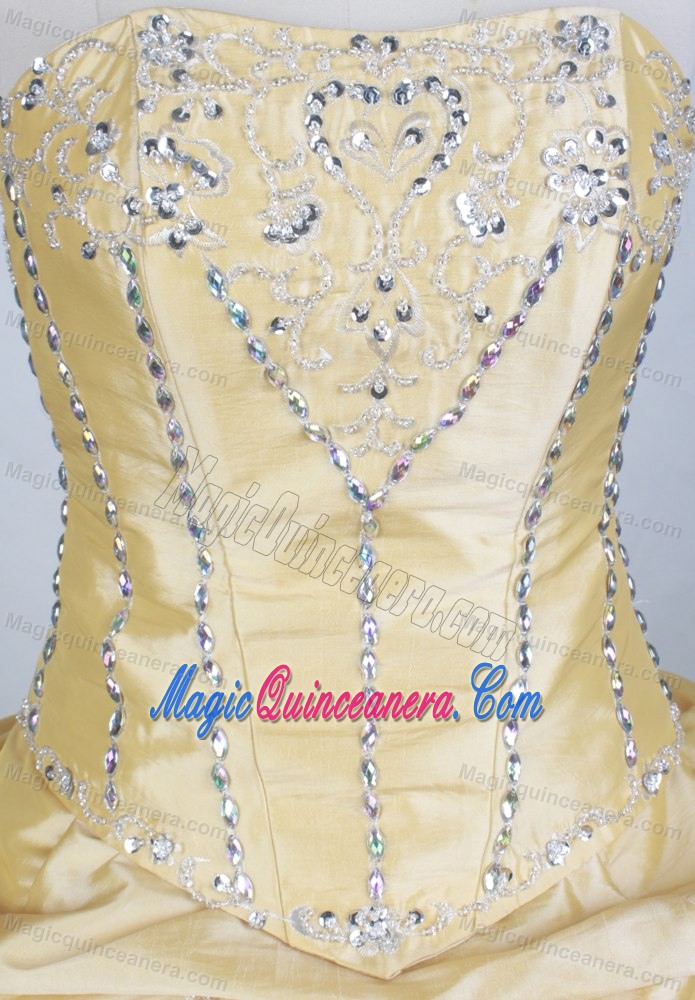 Beaded Pattern Yellow Quinceanera Dresses Gowns with Ruffles