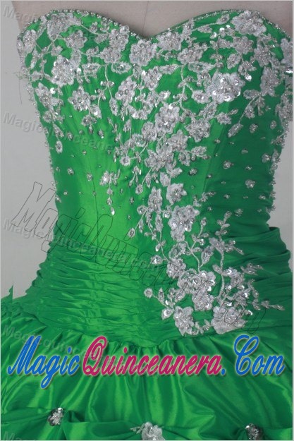 Green Pick-ups Quinceanera Gown Dresses with White Appliques