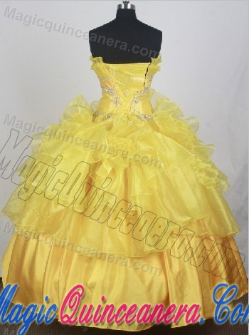 Pleating Layers and White Appliques Quinceanera Dresses in Yellow