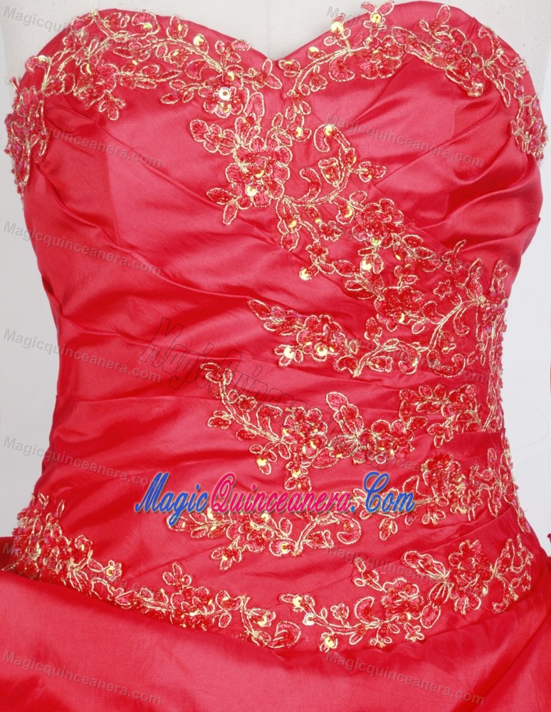 Hand Flower Decorate 2013 Red Quinceanera Gown with Gold Appliques