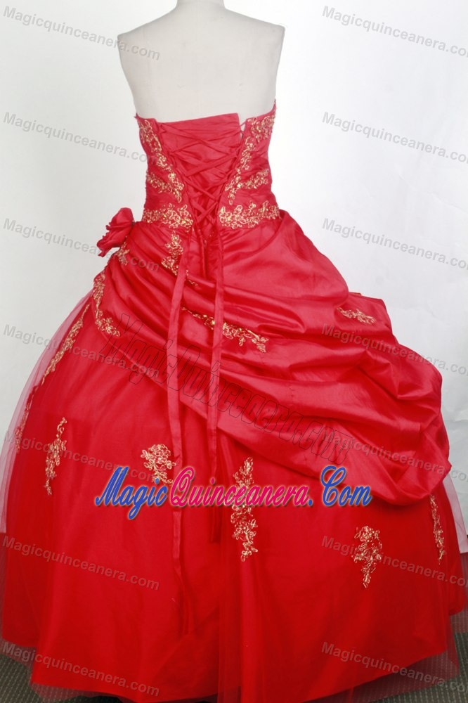 Hand Flower Decorate 2013 Red Quinceanera Gown with Gold Appliques