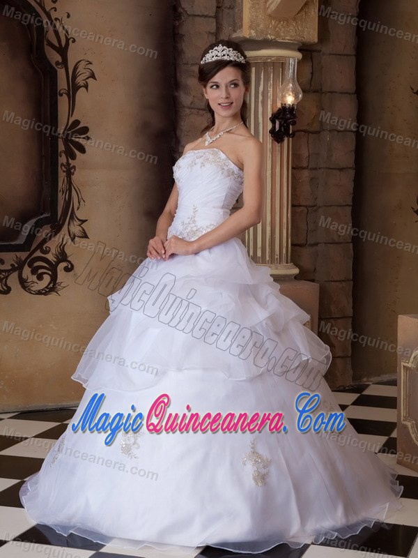 White Organza Strapless Floor Length Sweet 15 Dresses Appliques