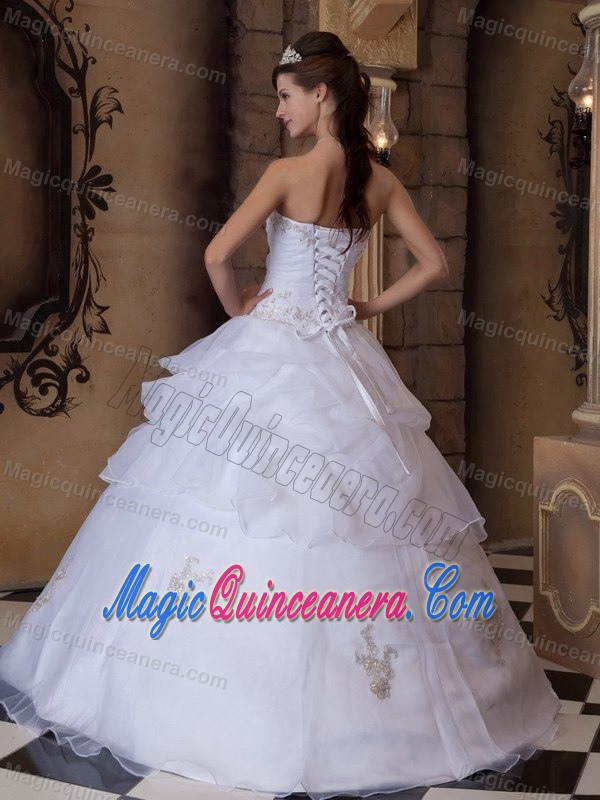 White Organza Strapless Floor Length Sweet 15 Dresses Appliques