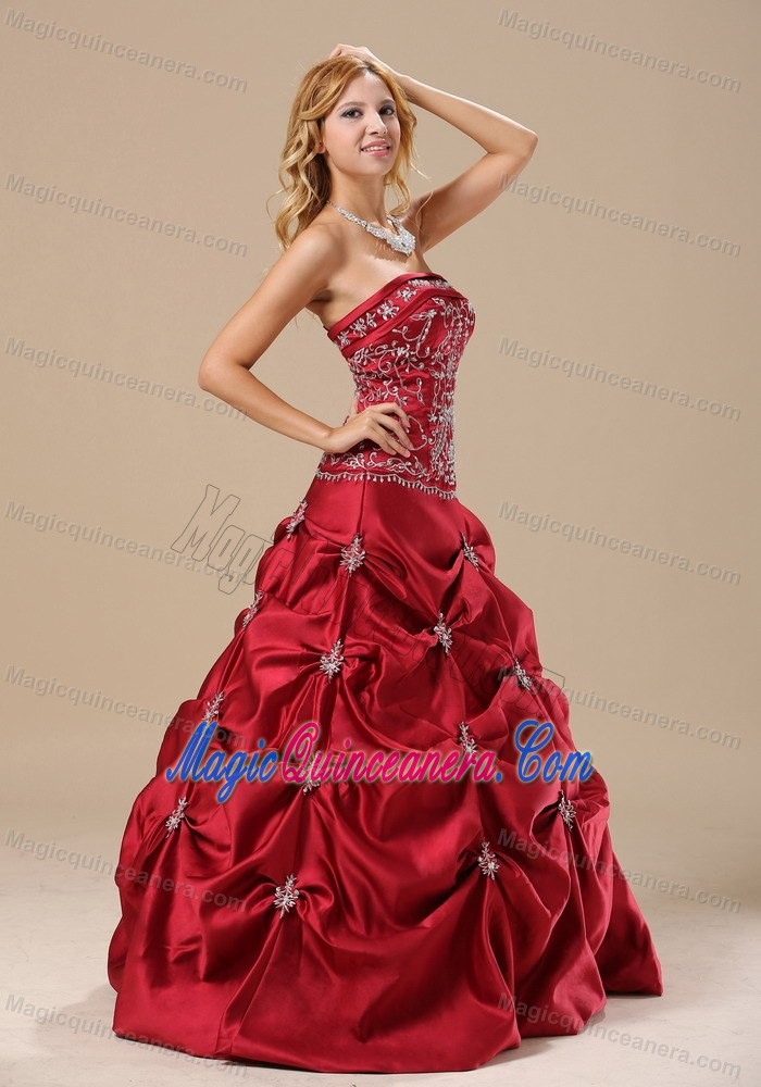 Wine Red Pick Ups Taffeta Appliques Quinceanera Gown in Newry