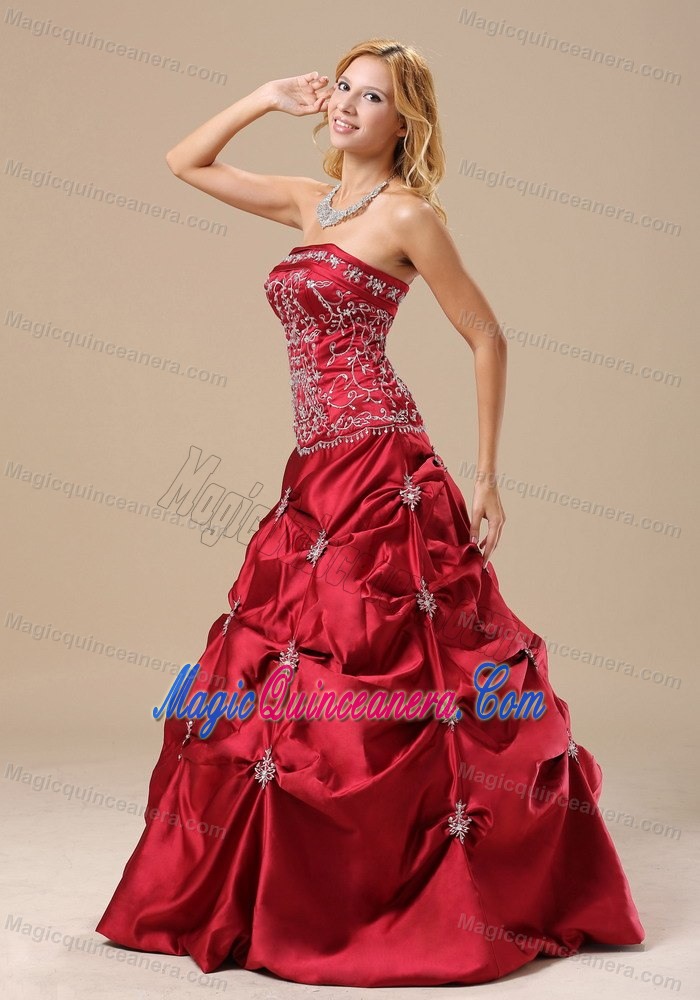 Wine Red Pick Ups Taffeta Appliques Quinceanera Gown in Newry