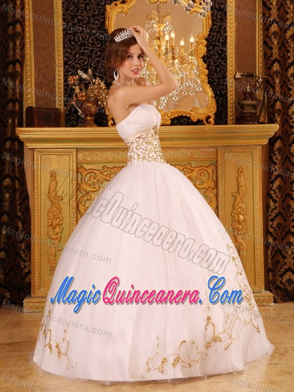 White Strapless Sweet Sixteen Dresses with Appliques in Antrim